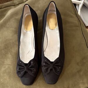 Chic Black Women's Heels with Bow Accent